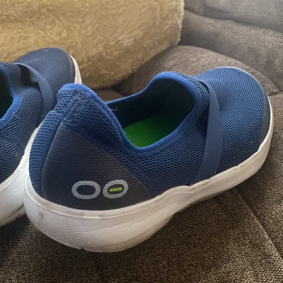 OOFOS Women’s sneaker size 9.5 - Picture 5 of 7